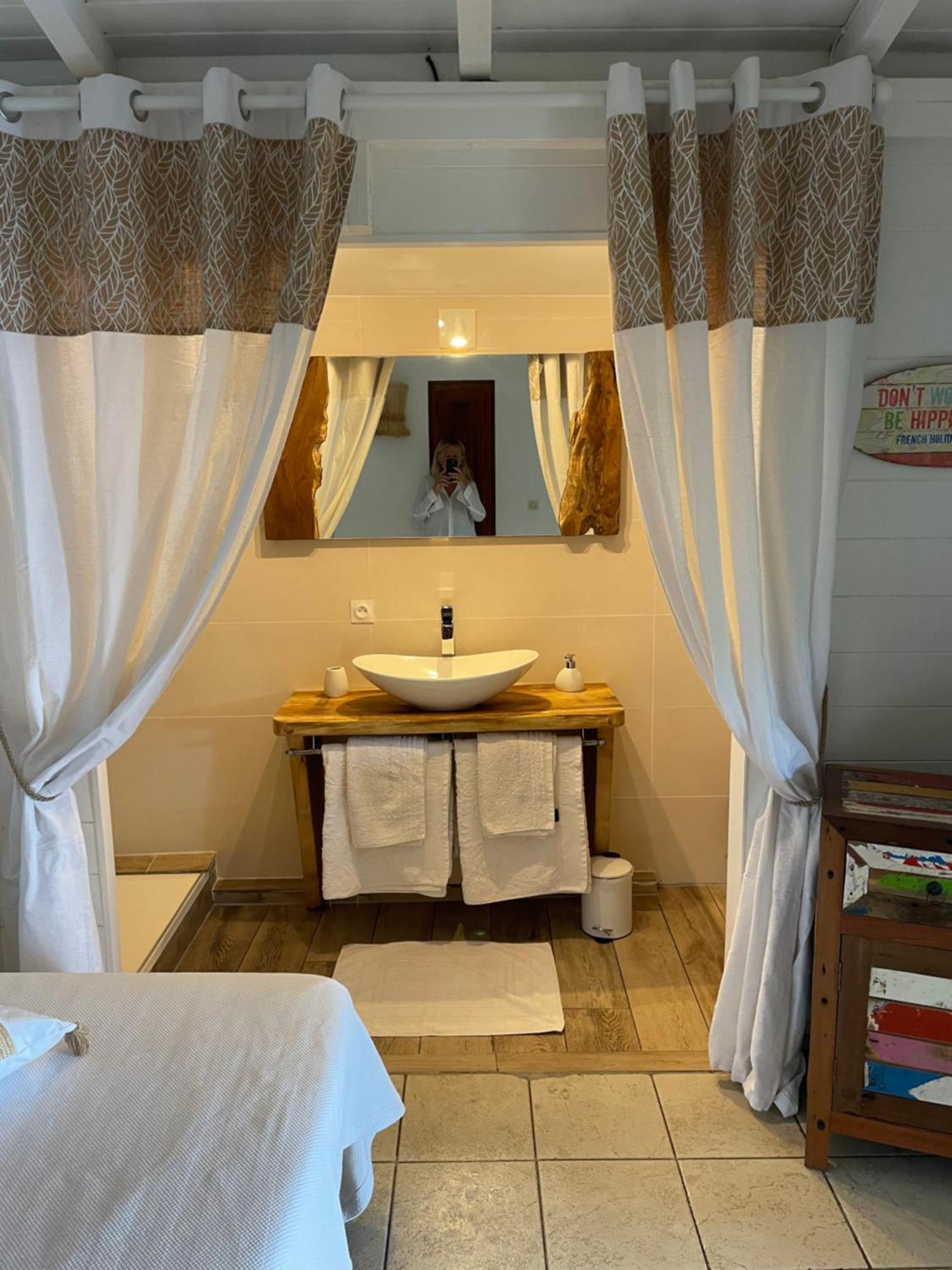 Villa Pelican Lodge Deshaies Eksteriør billede